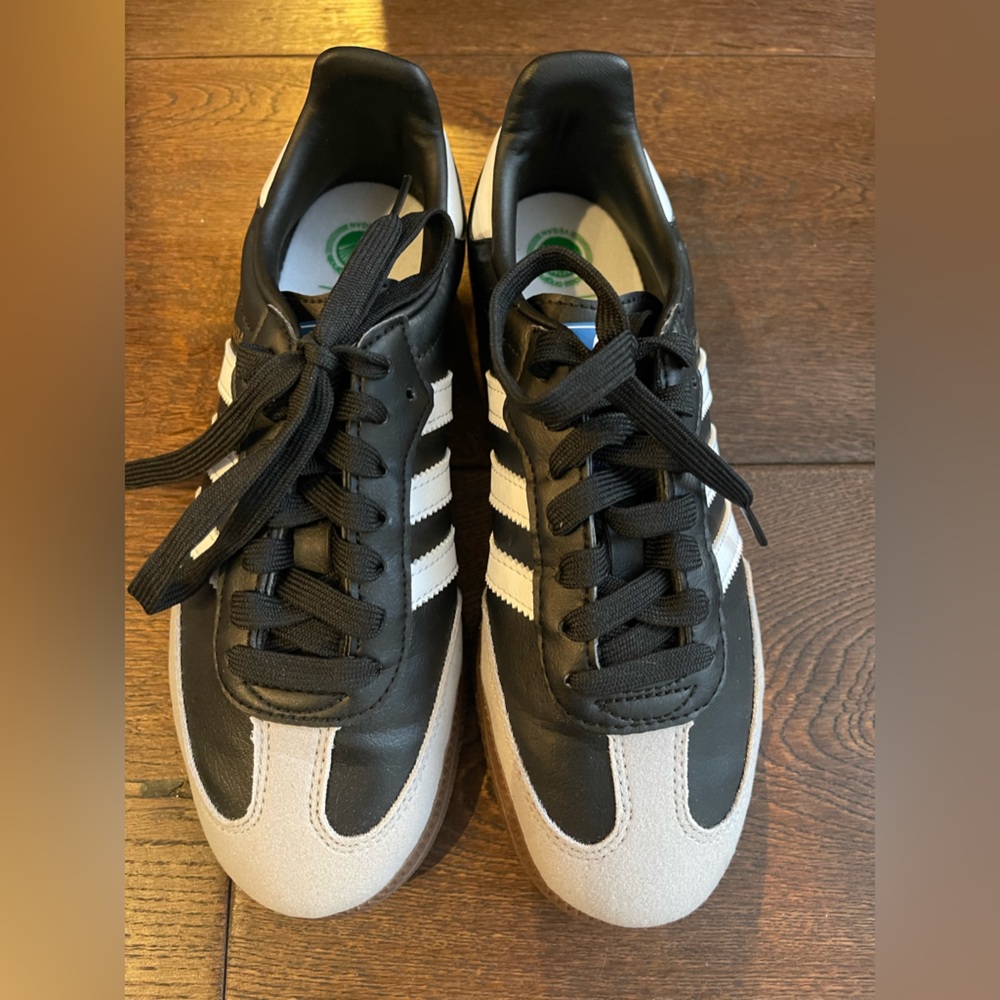 New in box! Adidas Vegan Samba Shoes - Men’s 4.5/Women’s 5.5